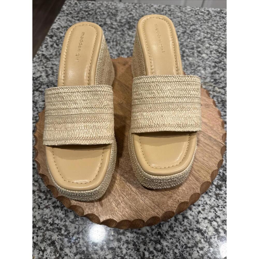 Madden Girl Women’s  Zahara-R Slip on Dressy Wedge Sandals Natural Size 9.5